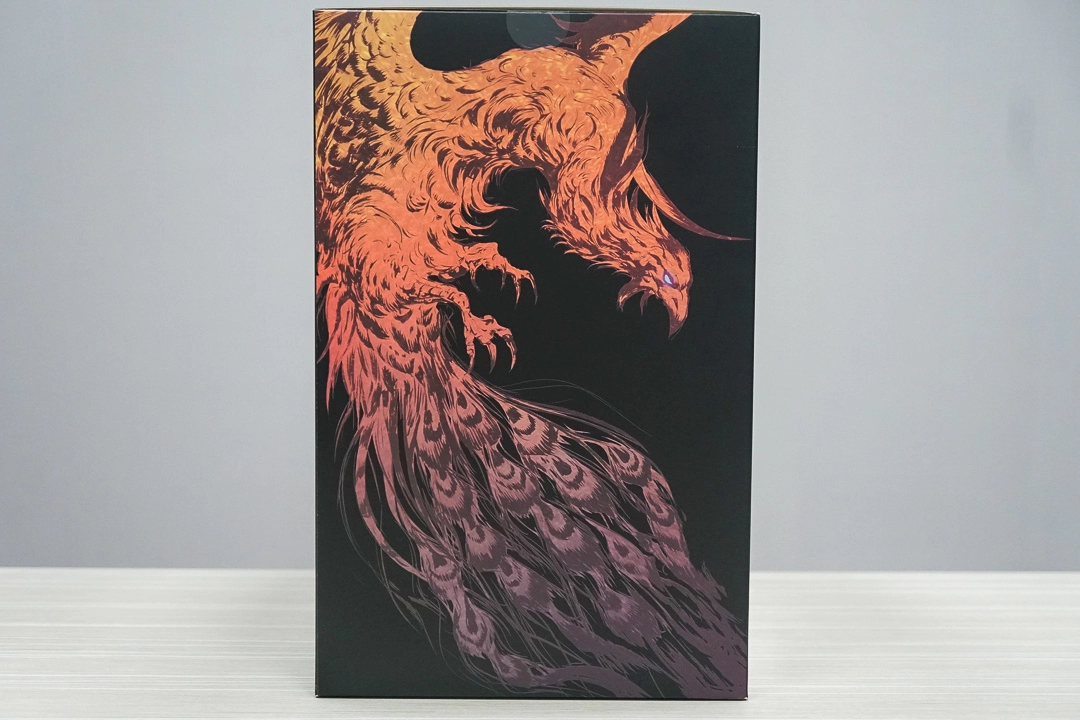 《FF16》典藏版開箱：精緻模型呈現「鳳凰vs.伊弗利特」驚天一戰