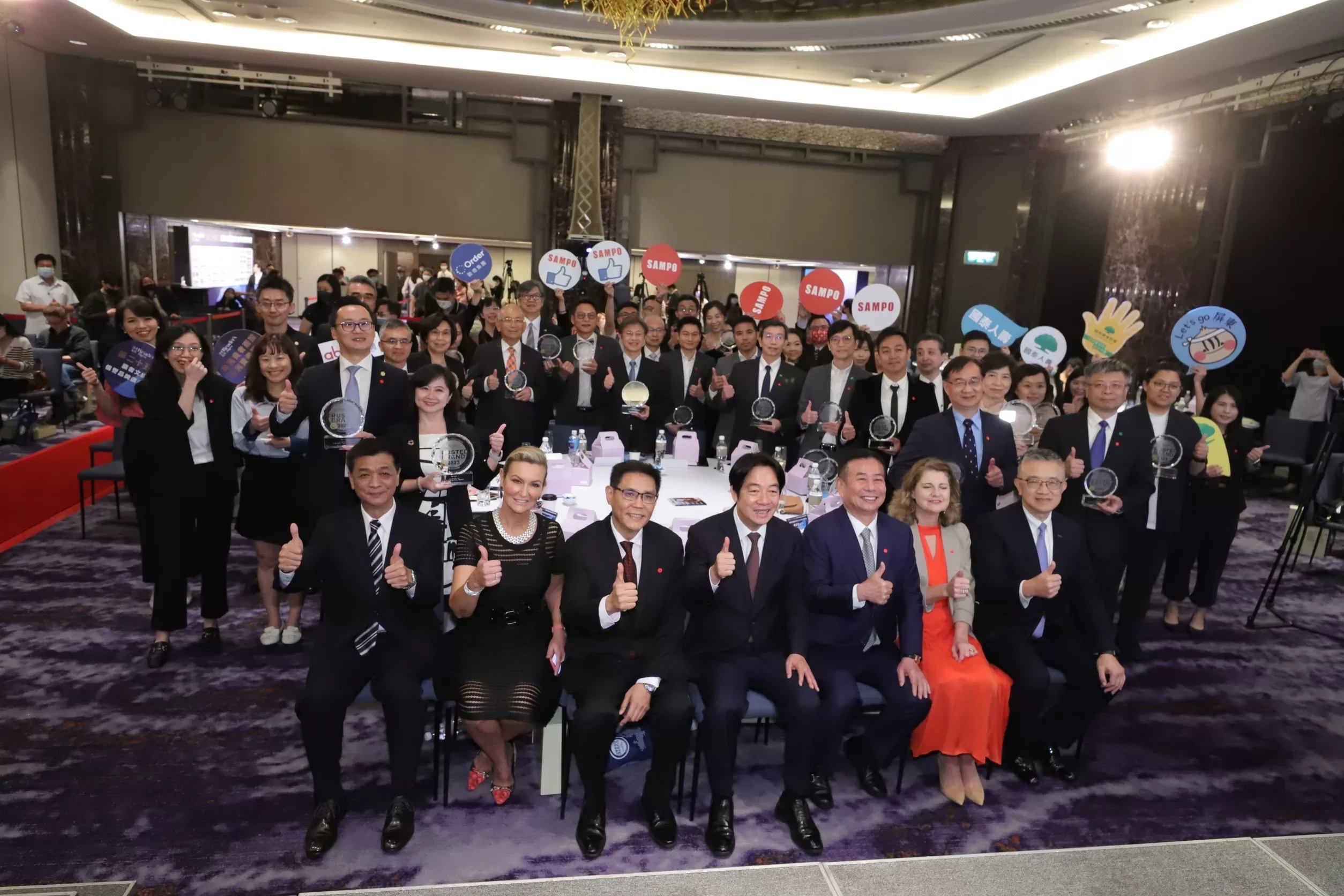 《讀者文摘》謝震武、黃子佼、曾國城、戴資穎獲最受信賴名人獎
