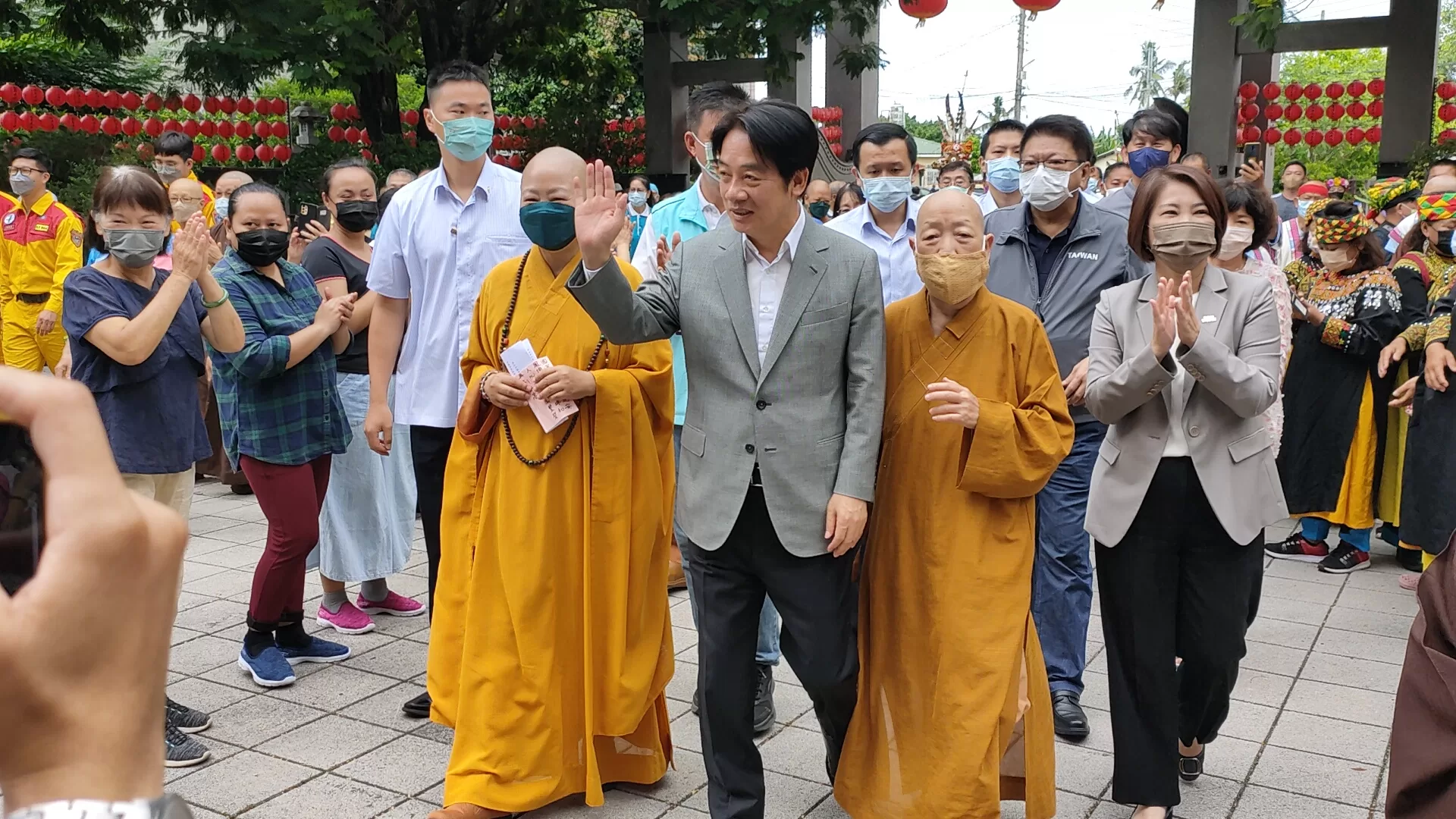 賴清德屏東信賴之友會成立 首站妙光禪寺禮佛