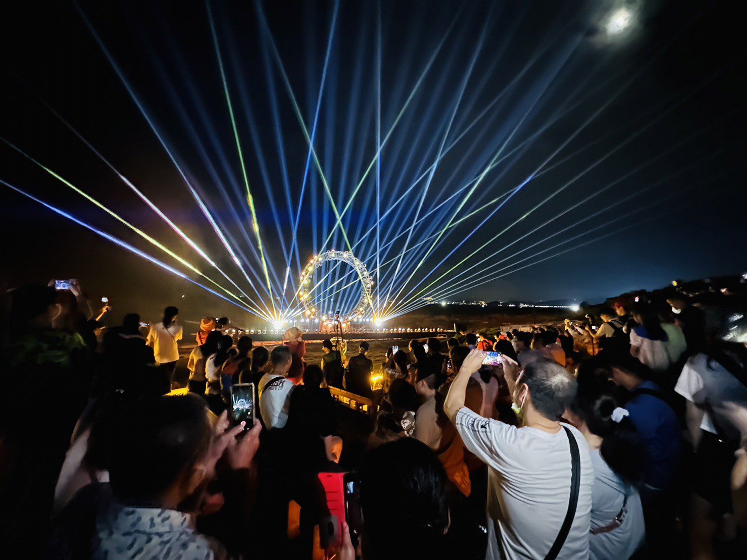【2023野柳石光 夜訪女王】6月30日璀璨登場 沙灘區首創太陽花噴泉3D水舞燈光秀驚豔全場目光!