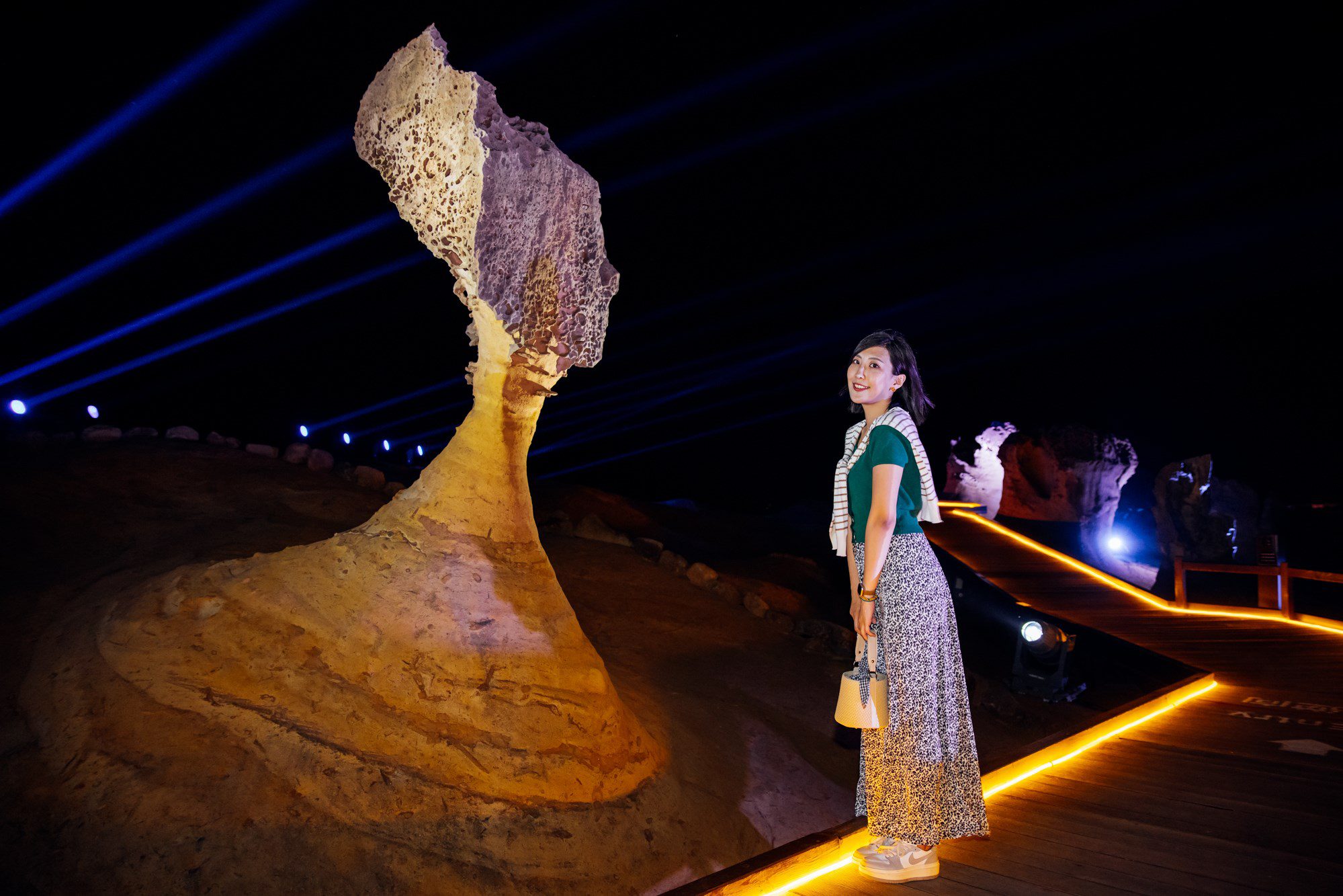 【2023野柳石光 夜訪女王】6月30日璀璨登場 沙灘區首創太陽花噴泉3D水舞燈光秀驚豔全場目光!