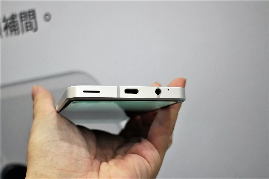 夏普在台發表中階新機 AQUOS sense7 plus　支援動態刷新率 240HZ、售價 14,990 元。
