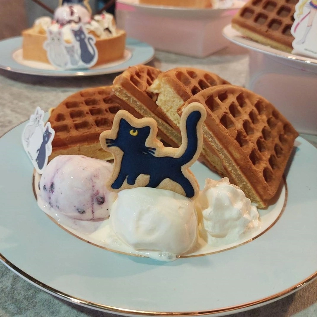 <div>《劇場版美少女戰士 Cosmos》shop&café 期間限定店8/4-11/5@武昌誠品，與水手戰士們來個下午茶約會！</div>