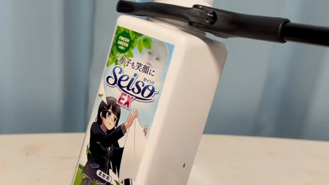 能聞到「清楚」的味道了？彩虹社 Vtuber 月之美兔策劃百萬訂閱紀念周邊開放預購