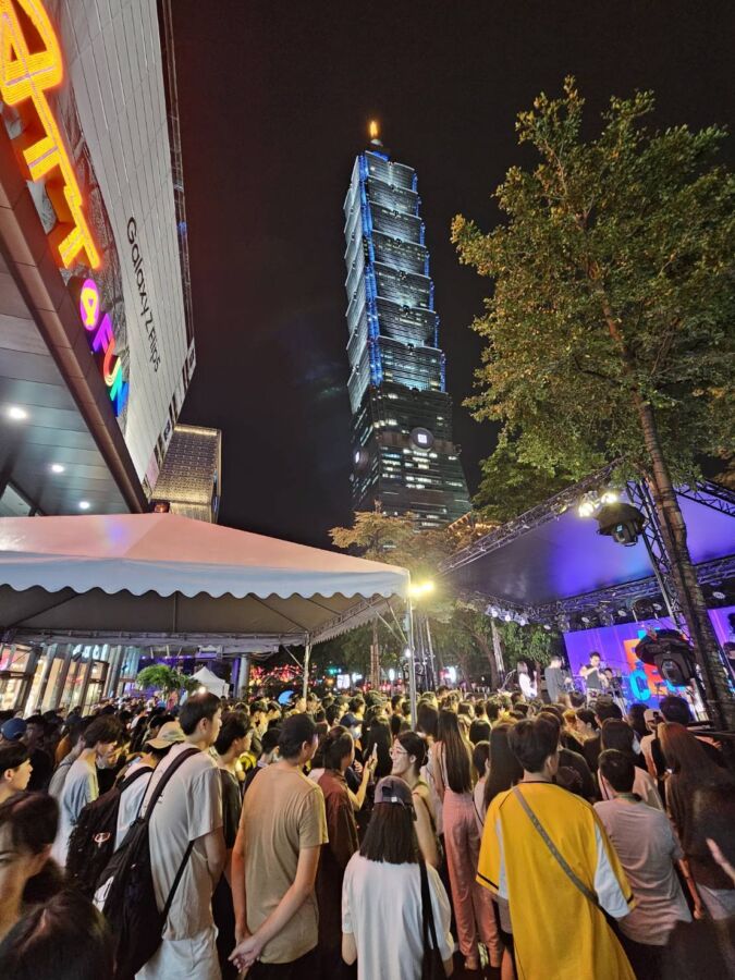 ATT FUN式音樂節大爆滿 信義區掀起饒舌狂熱