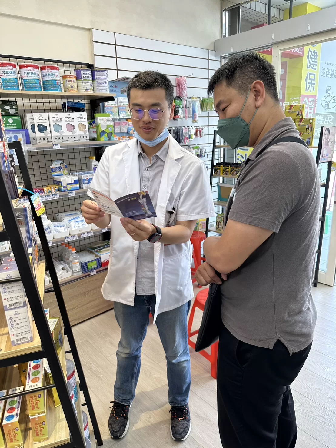 桃園蔬食藥局深耕社區推骨密檢測　藥師曝保健品挑選關鍵