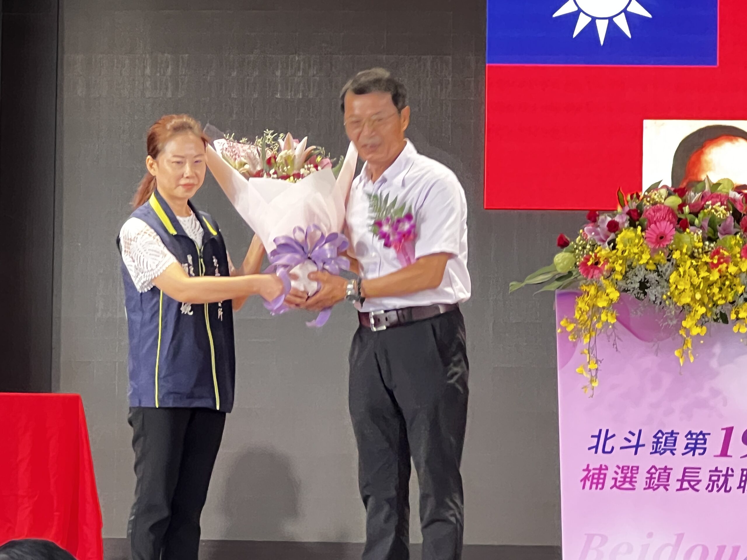 影音/北斗鎮長就職 郭台銘贈武財神關聖帝君期許北斗鎮錢淹腳目