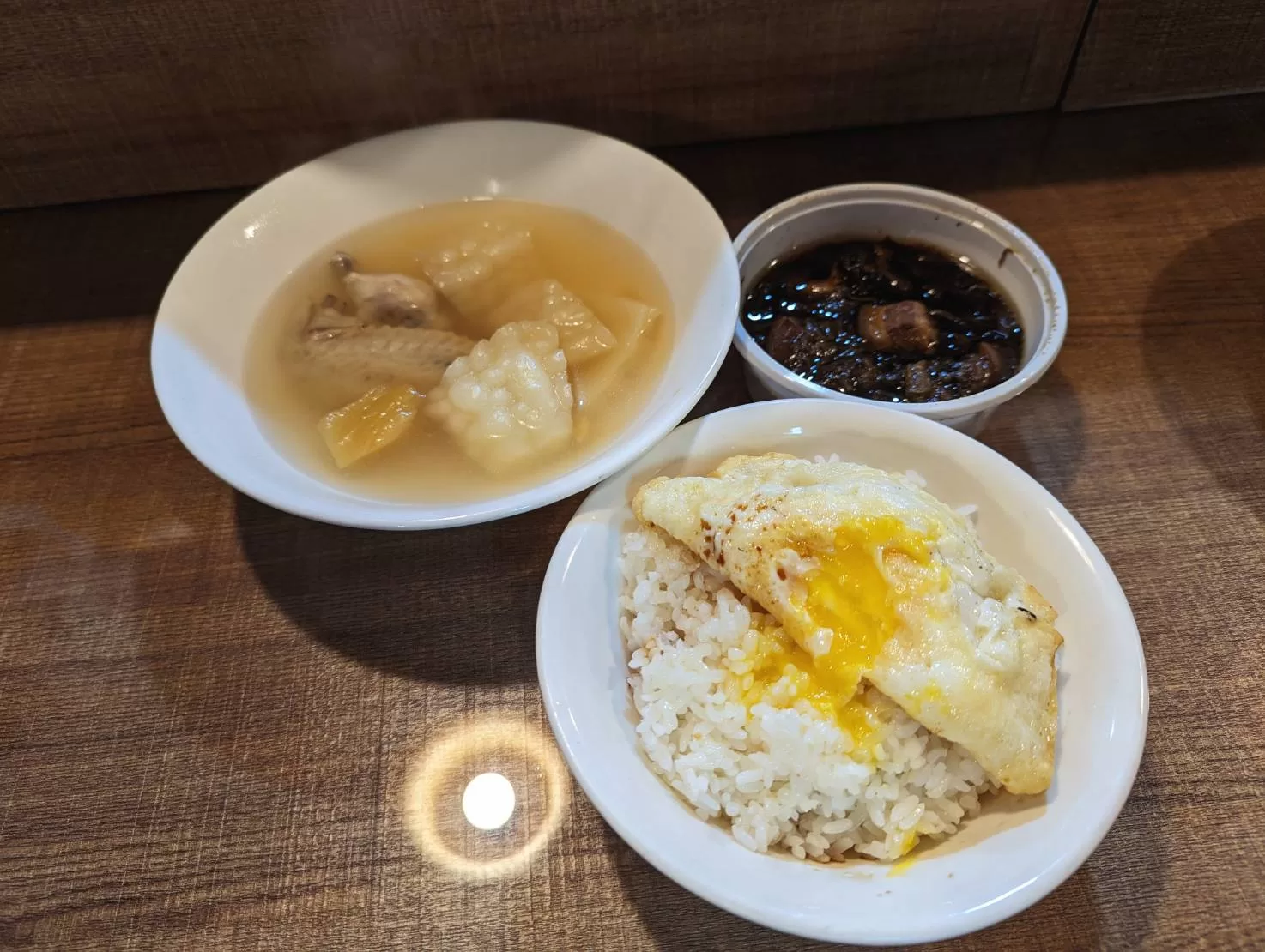 新莊人氣排隊小吃!瓜子肉飯配半熟蛋超下飯 老闆竟是「大飯店主廚」退休 新莊人氣排隊小吃!瓜子肉飯配半熟蛋超下飯 老闆竟是「大飯店主廚」退休