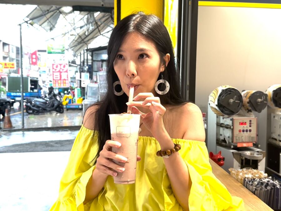 葉華擔任甲文青一日店長 客人提出無理要求：快罵我！