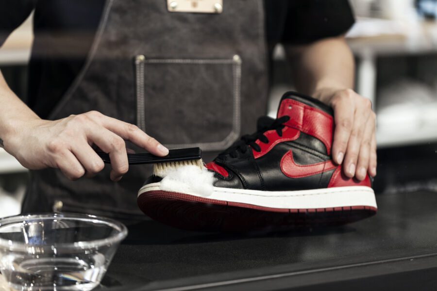 24小時洗鞋！洗護中心推「i Sneaker智能洗鞋櫃」