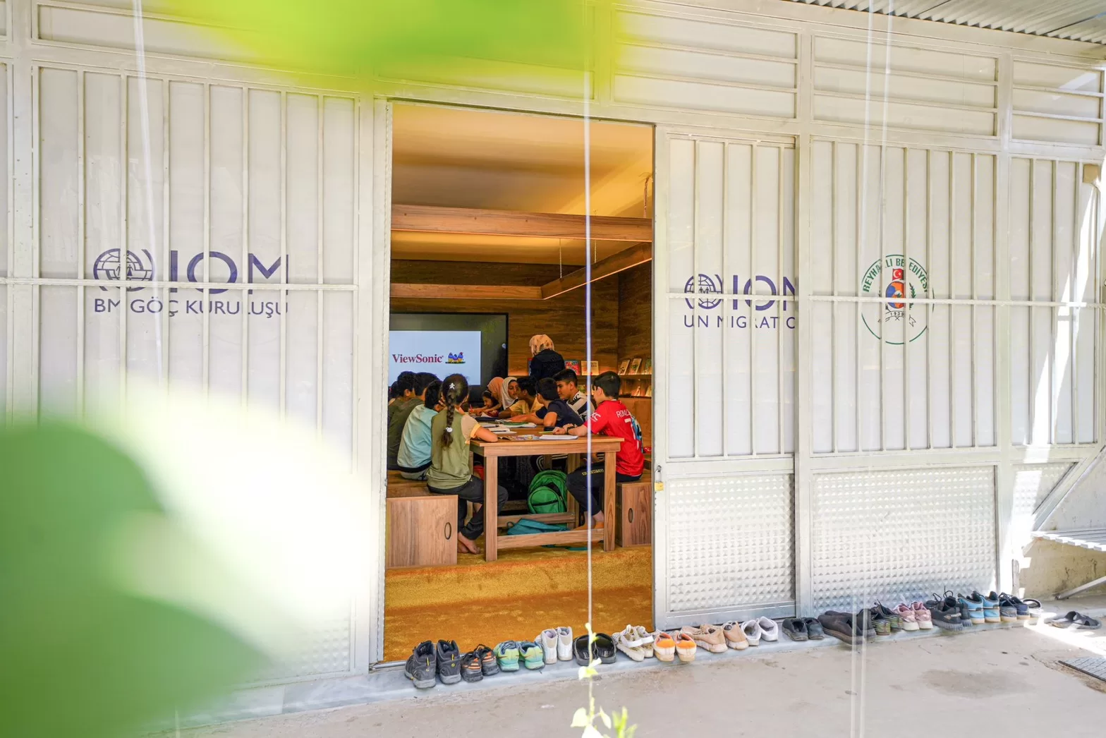 台灣人善心享譽國際！聯合國國際移民組織(IOM)與台灣中心攜手打造難民兒童舒適安全的學習環境