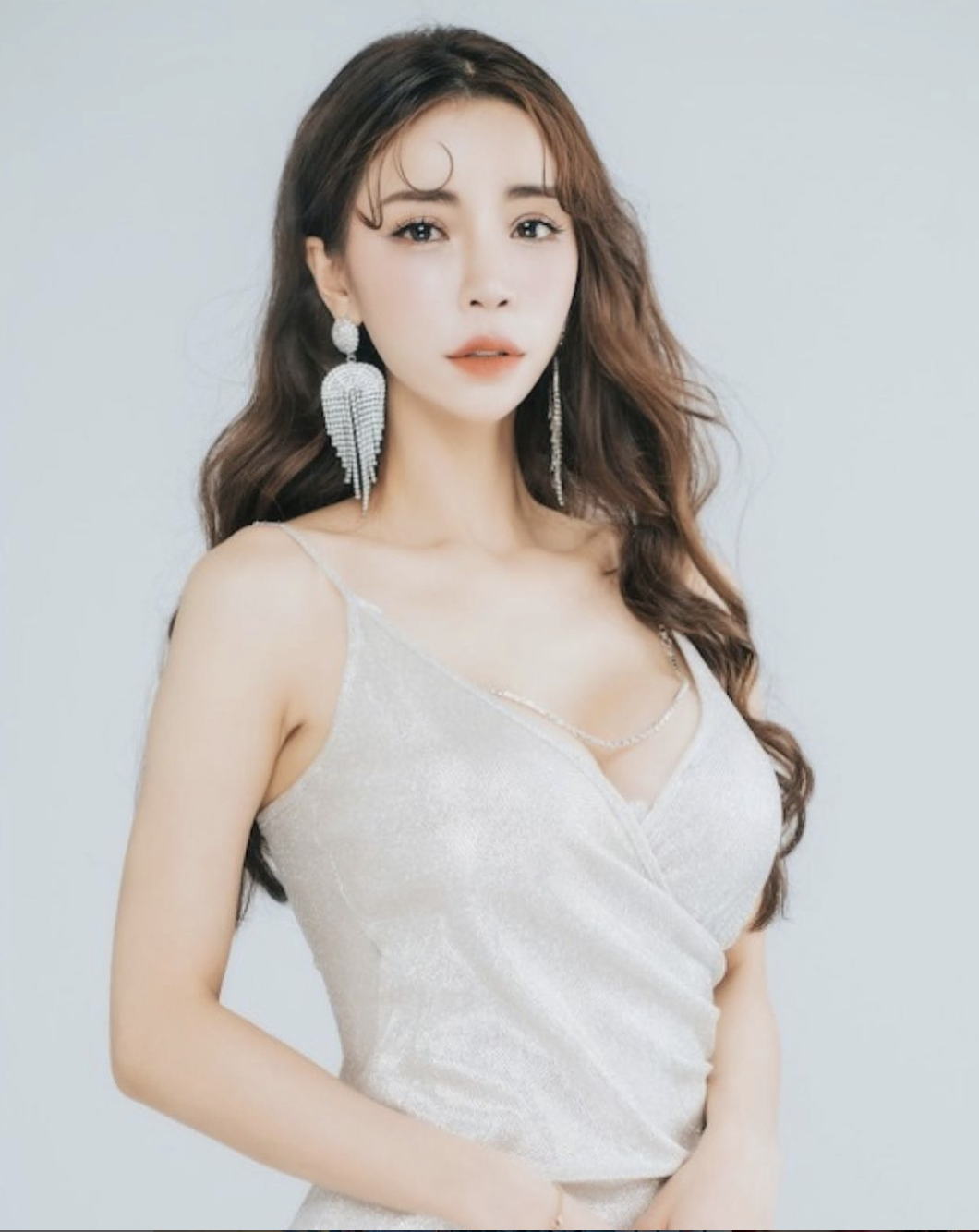 性感DJ Liya莉亞曝正向人生觀　告白粉絲：為自己發光！