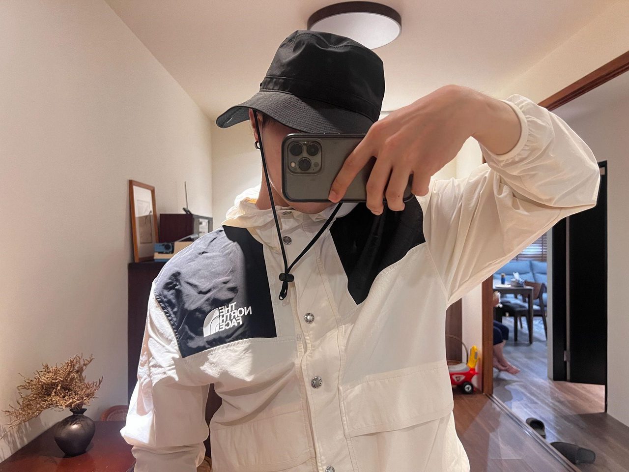 出國旅行怎麼打包最聰明？型男網友推「這樣帶」獲得網友讚聲