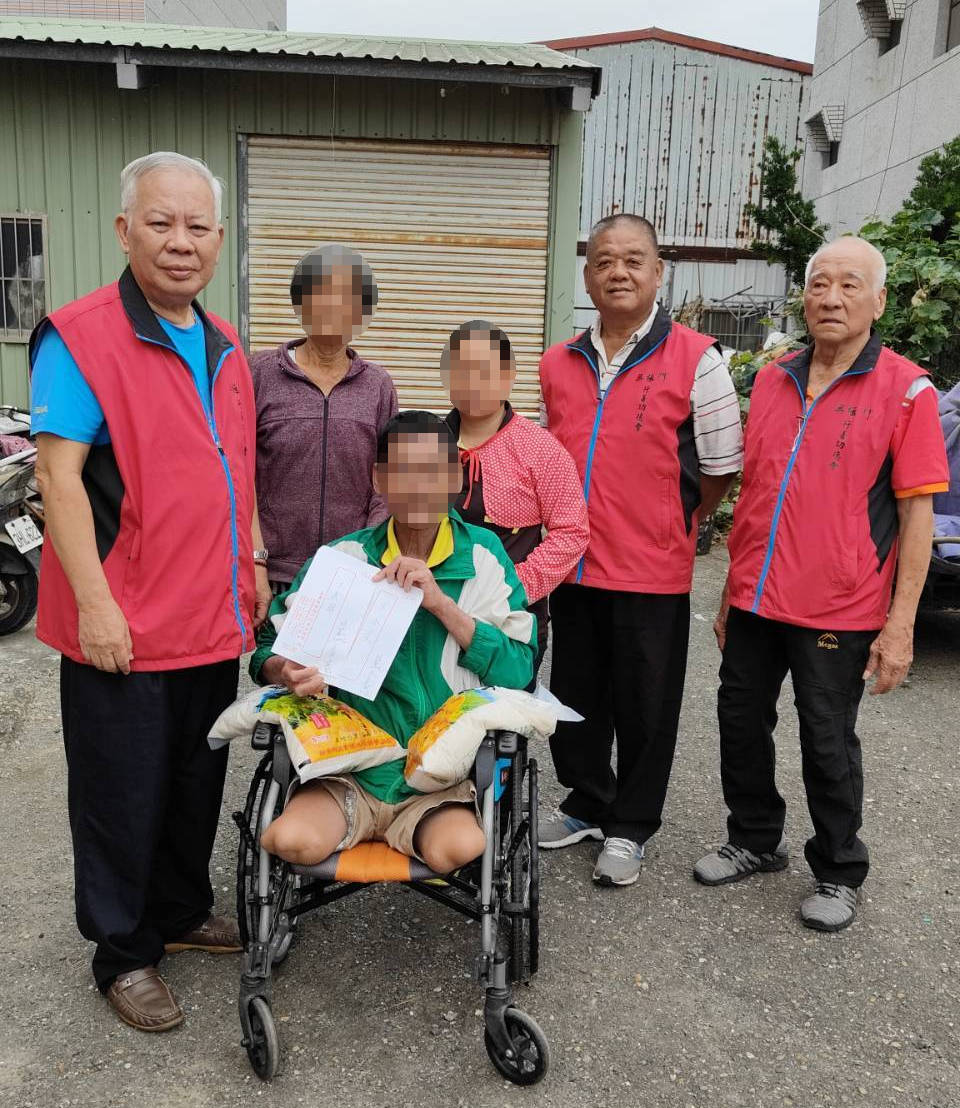 三年助百戶　嘉義無極門行善功德會秋日持續送暖