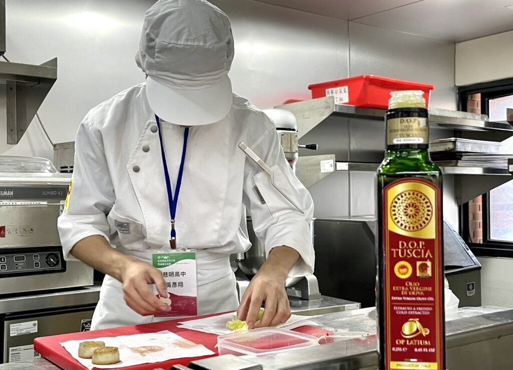 EcceAsia 與 弘光科技大學合作 共同執行歐洲特級初榨橄欖油推廣暨廚藝競賽計畫 EcceAsia 與 弘光科技大學合作 共同執行歐洲特級初榨橄欖油推廣暨廚藝競賽計畫