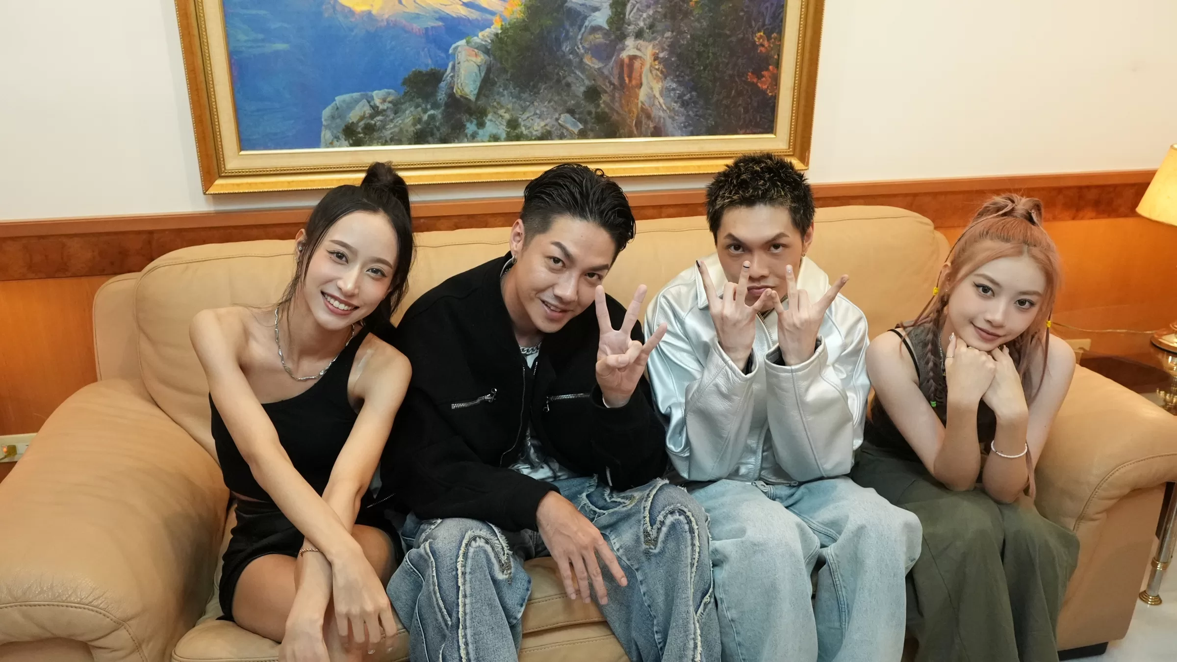 「黑曜睛靈」MV親密戲初體驗超害羞　陳信維讚演出到位