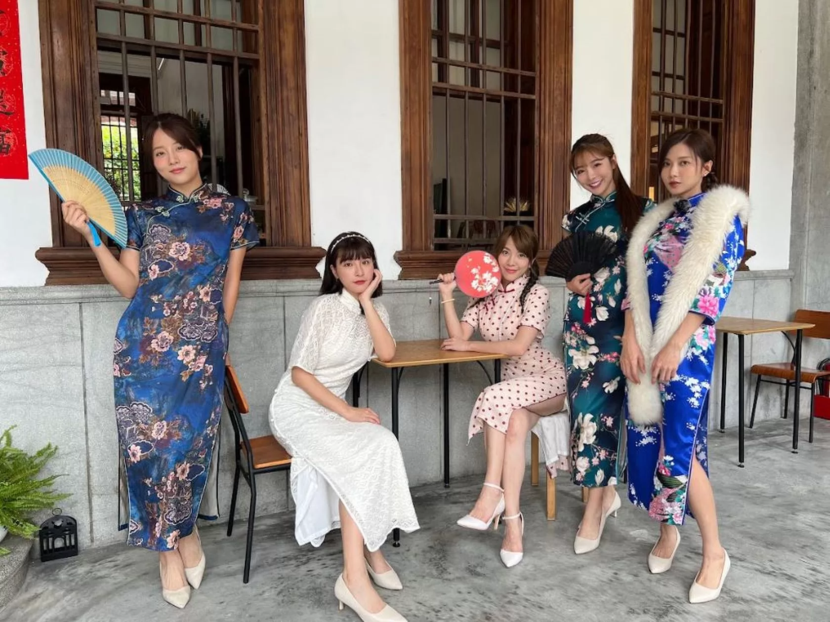 倪暄旗袍登場秀S曲線　王仁甫大讚：哇這個腰！