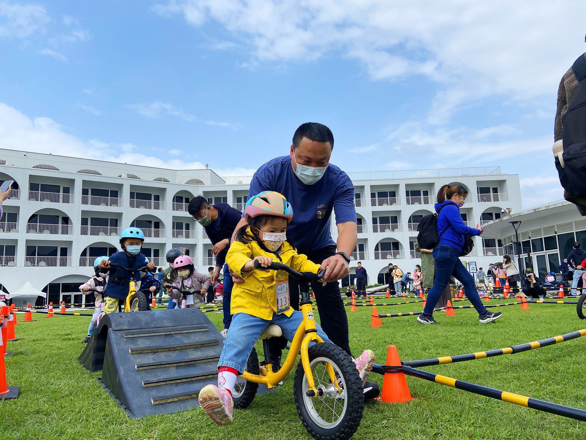 2000支繽紛風車轉起來 《2023風風節 TAMSUI WIND FESTIVAL》12月2日起滬尾藝文休閒園區登場