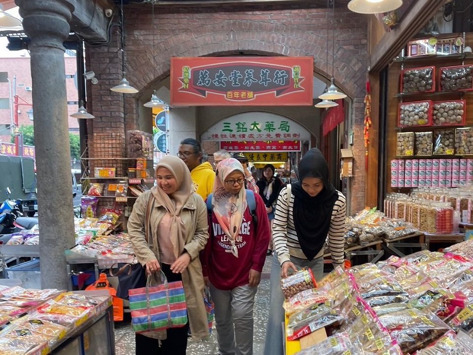 邀知名穆斯林YT開箱臺北 星馬旅客加碼送超值旅遊包