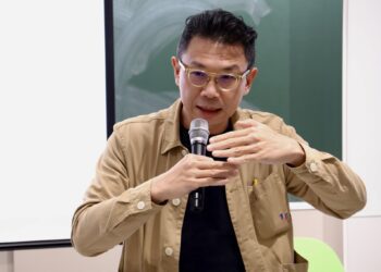 清大洪嘉駿老師「管理與科技專題」課程出奇招 讓學生成拆題專家