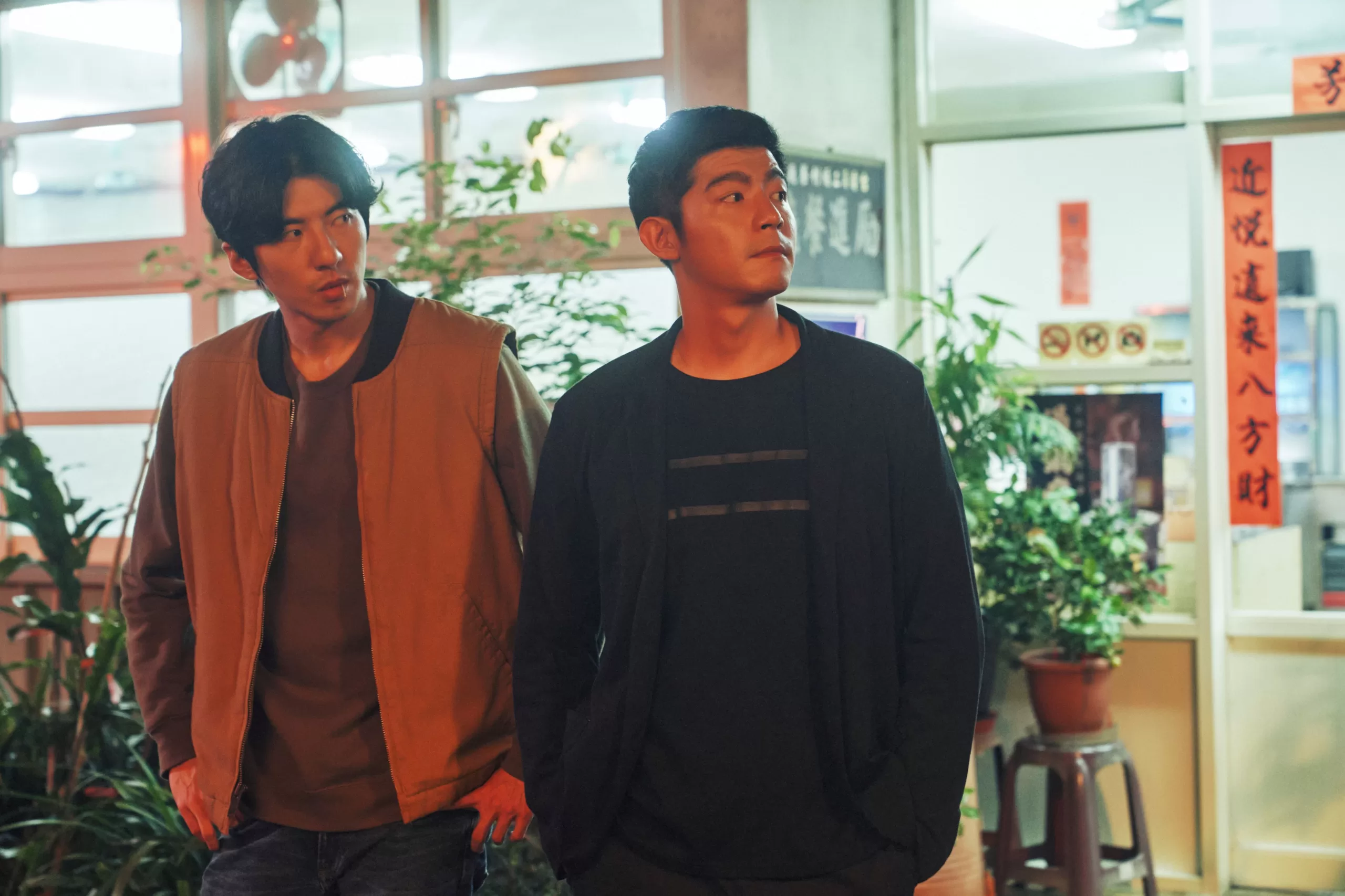 一把扛起簡嫚書狂奔　傅孟柏驚：比想像還輕