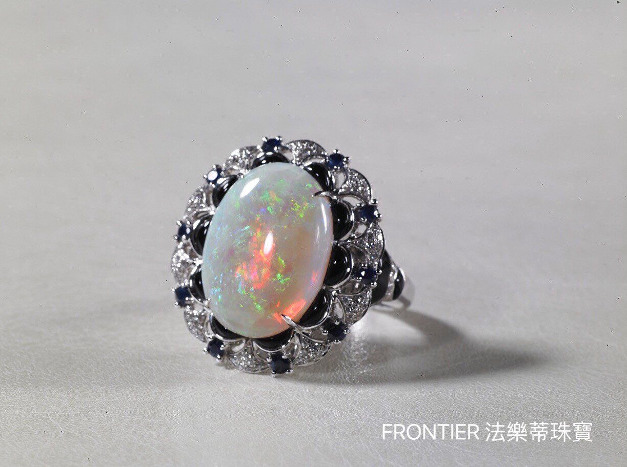 第58屆廣播金鐘獎入圍綜藝節目主持人賴慧如 佩戴2千萬元的FRONTIER法樂蒂珠寶成為晚會吸睛焦點