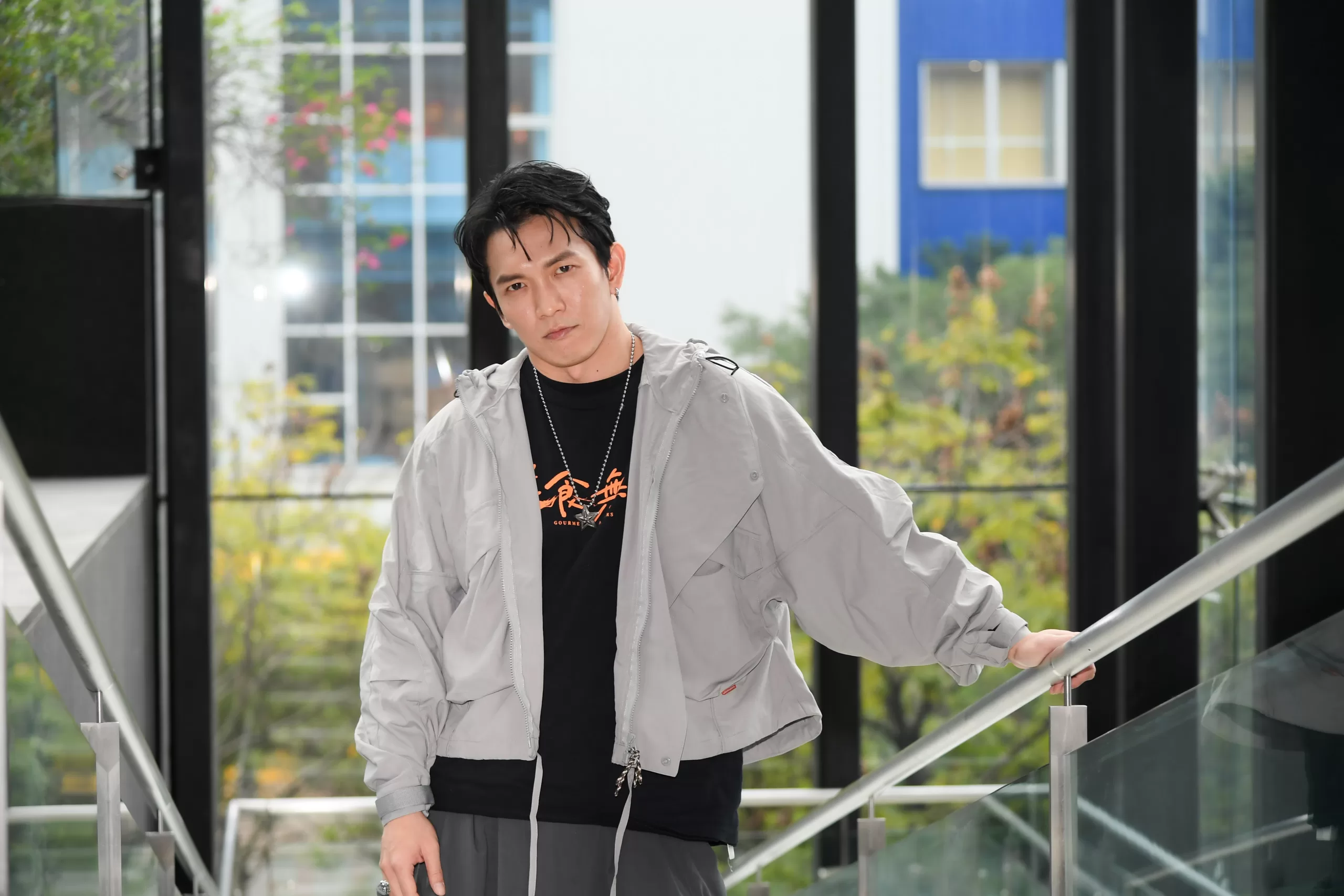柯叔元演繹黑道老大　「天花板級演技」墓前一秒落淚