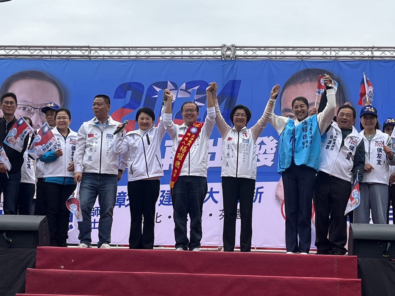 第二選區2號楊曜聰造勢大會寒風中氣勢強大 近萬人相挺 第二選區2號楊曜聰造勢大會寒風中氣勢強大 近萬人相挺