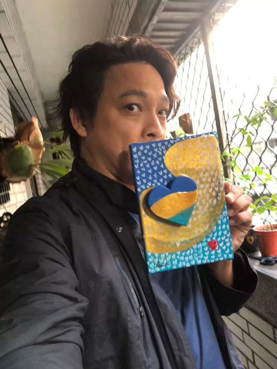 讓愛閃耀公益畫展開幕 跨界創作者東明相以畫傳愛