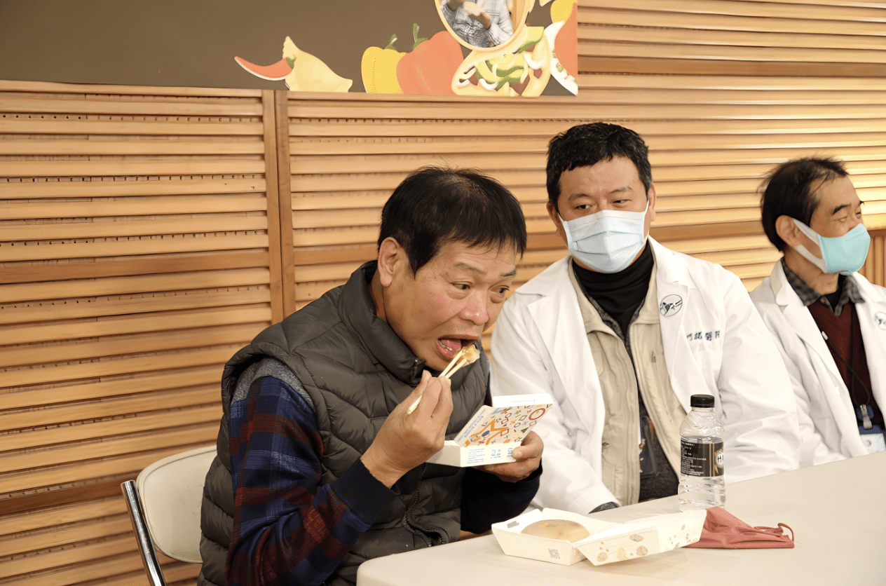 舌癌術後無法張嘴，歷經3年復健重拾美味人生！