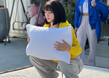 楊奇煜《飢餓》對上峮峮「枕頭猛K」　道歉粉絲:他完蛋了