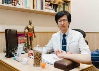 腦霧健忘看中醫！中藥材「遠志-智能皂苷」去痰濕提升記憶力、專注力與反應力