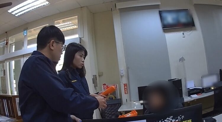 「醉」壞示範 宿醉男竟至警所洽公 酒測時卻喊:求求你們不要啦! 「醉」壞示範-宿醉男竟至警所洽公-酒測時卻喊:求求你們不要啦!