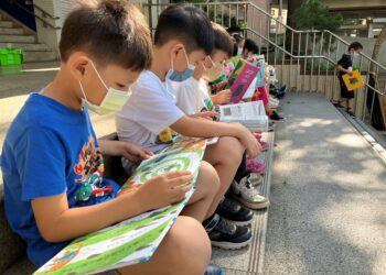 祥龍獻read迎新年-中市圖112年借閱數達1938萬冊創新高-榜首是這本