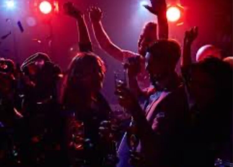 多人運動網站業主竟公然找贊助  網轟:台灣快變成「色情王國」 多人運動網站業主竟公然找贊助- 網轟:台灣快變成「色情王國」