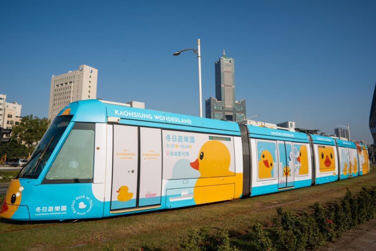 黃色小鴨10年後重返-見證高雄高雄港愛河蛻變