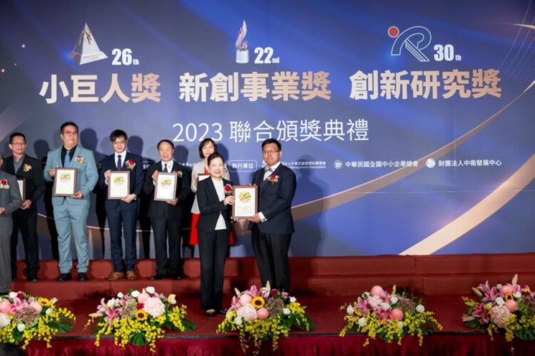 新創科技公司老闆是PTT名人 十里坡劍神榮獲創新研究獎 新創科技公司老闆是ptt名人-十里坡劍神榮獲創新研究獎