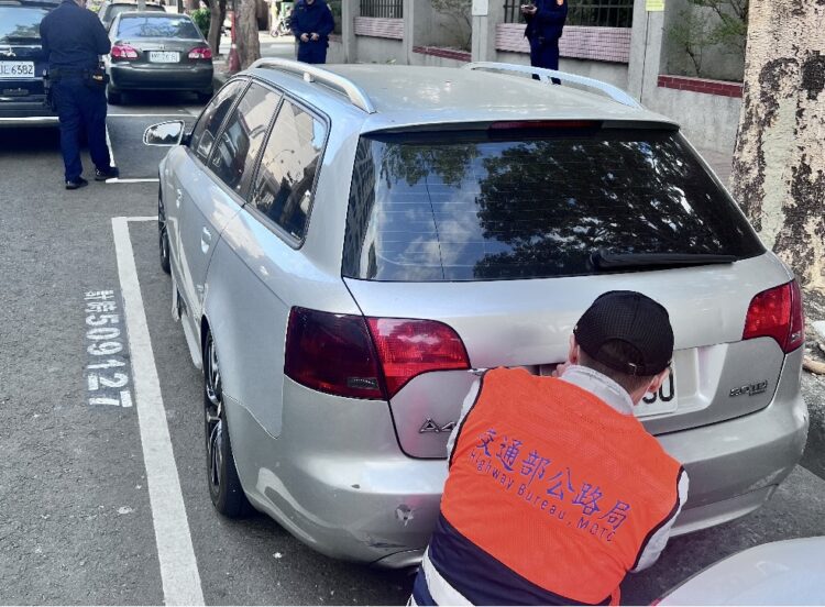 違規霸王車無所遁形 高雄區監理所運用查扣神器 違規霸王車無所遁形-高雄區監理所運用查扣神器