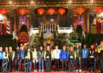 鳳山光之季閃耀五甲龍成宮-學子花燈創意無限