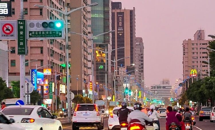 奇蹟！一家3口窮到擠廚房　「命運神翻轉」全靠她all-in買法拍屋