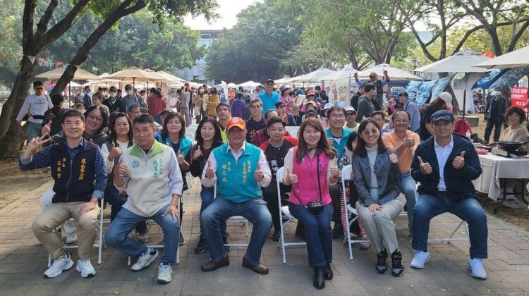 《龍騰耀福瑞、鳳舞迎春風》2024龍鳳吉祥春聯揮毫暨防治性別暴力治安防治宣導,1/27鳳山區大東公園登場 《龍騰耀福瑞、鳳舞迎春風》2024龍鳳吉祥春聯揮毫暨防治性別暴力治安防治宣導,1/27鳳山區大東公園登場