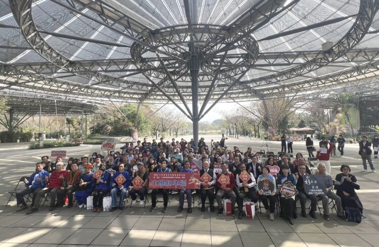 六堆客家園區春節活動起跑 原客服飾展打頭陣 六堆客家園區春節活動起跑-原客服飾展打頭陣