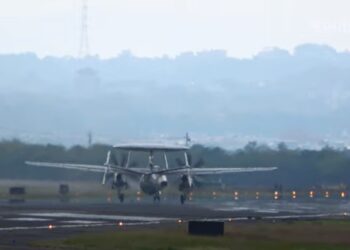 罕見！大象走路！低空高速衝場拉升！最後還有agm-65小牛飛彈裝掛！113年春節戰備演練