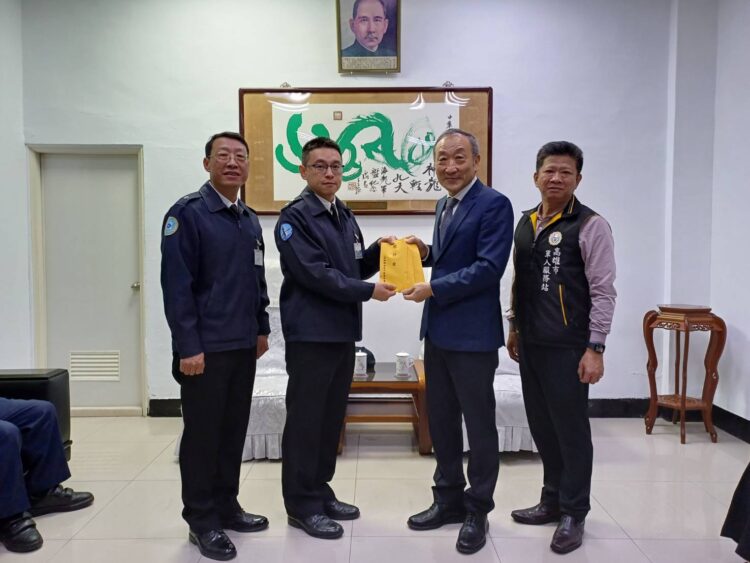 高雄縣進出口商業同業公會慰問海軍256戰隊