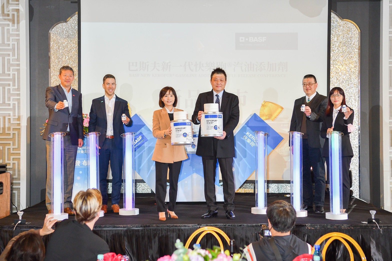 汽車族必備！巴斯夫新一代快樂跑 汽油添加劑隆重登台！全新雙功能配方，為您的愛車引擎注入全方位清潔與保護！