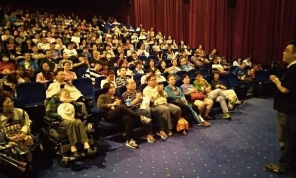 首創精緻電影咖啡沙龍 放映系列電影《愛情線索》2024全台隆重巡迴