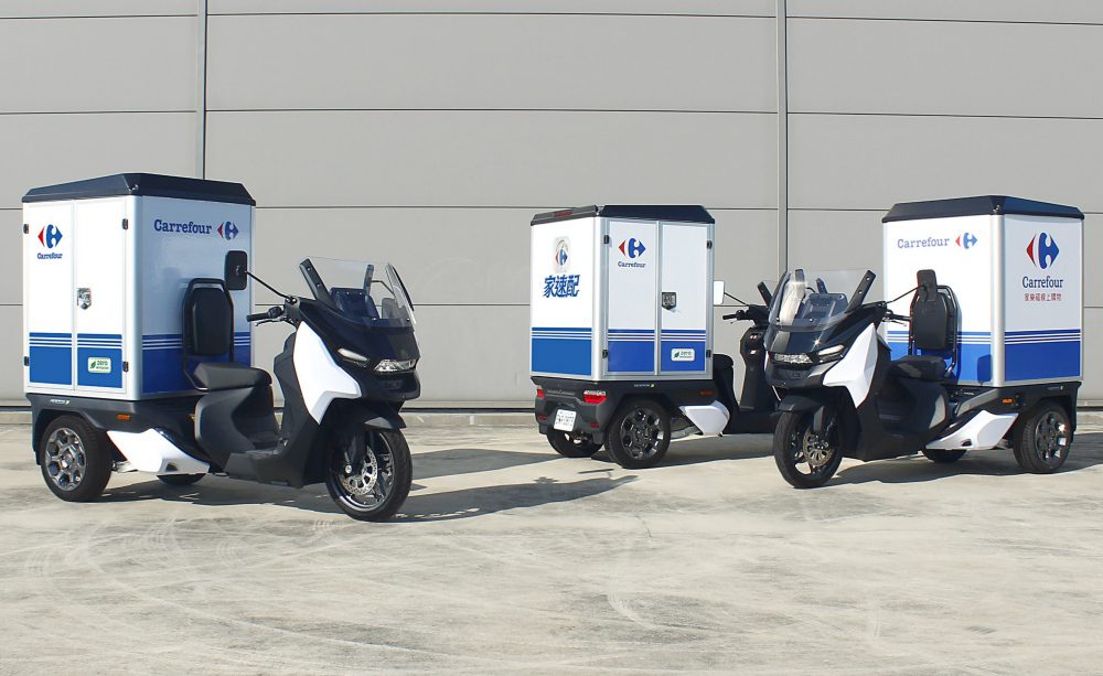 打造零碳外送  家樂福雙北三家門市啟用電動三輪車  