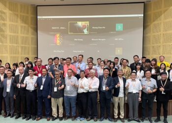 台灣之光亞洲大學出國參展-3件作品獲獎讓國外學者稱讚不已