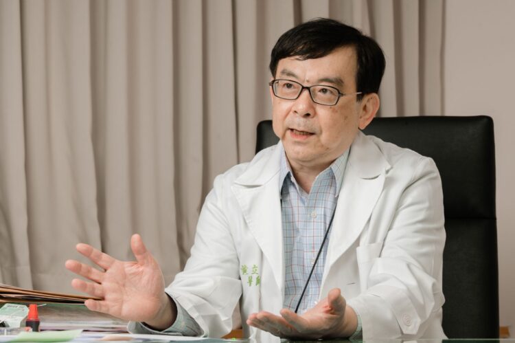 染疫人數創高峰，台大醫：快打xbb疫苗不要等!