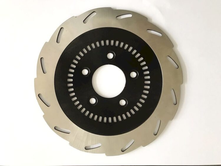 中鋼協同開發全系列煞車碟盤「感應加熱模淬技術」 實現「中鋼與客戶價值共創」理念 中鋼協同開發全系列煞車碟盤「感應加熱模淬技術」-實現「中鋼與客戶價值共創」理念